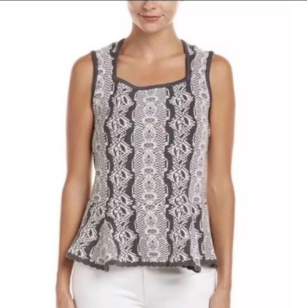 Adorableeee sleeveless CAbi  patterned sweeter